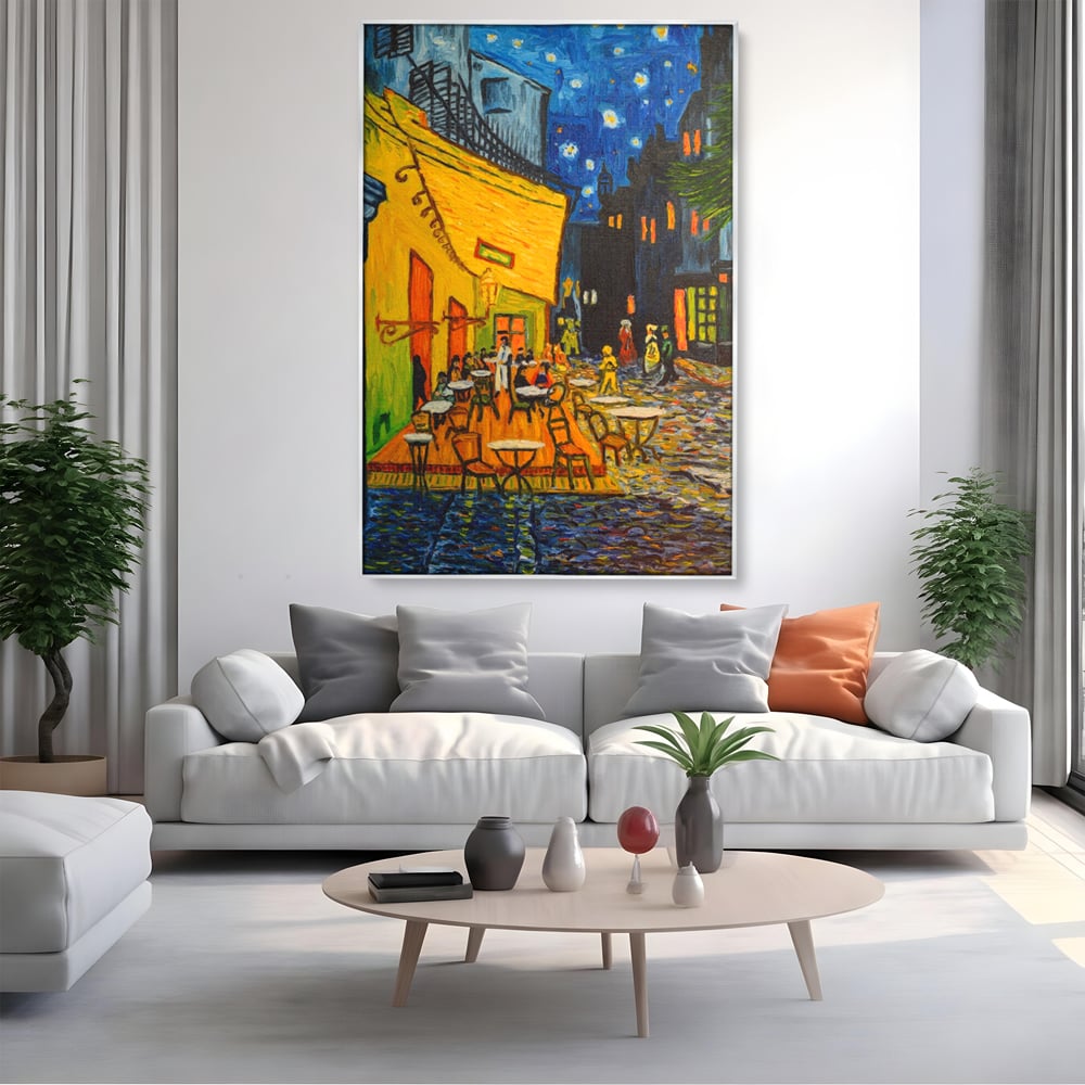 Tablou canvas cu tablou canvas cu terasa unei cafenele noaptea, in rama de aluminiu argintiu, pe perete intr-un living